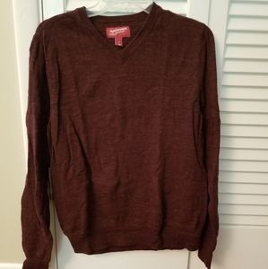 3/$20 🎉 Arizona Jeans burgundy V-neck sweater